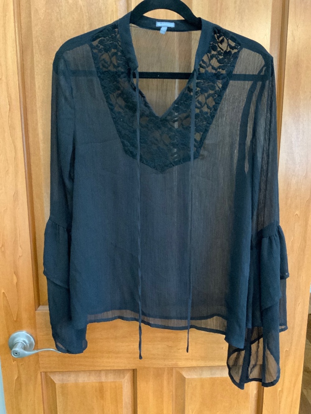 Women’s Charlotte Russe black top large